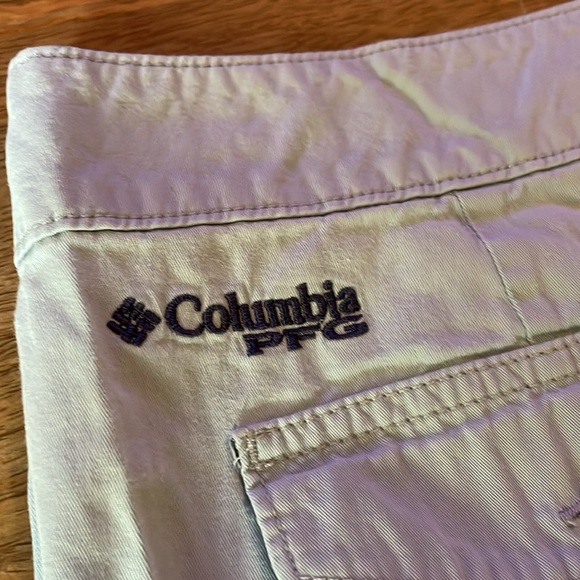 Columbia Women’s PFG Shorts 12/10L - Picture 3 of 5